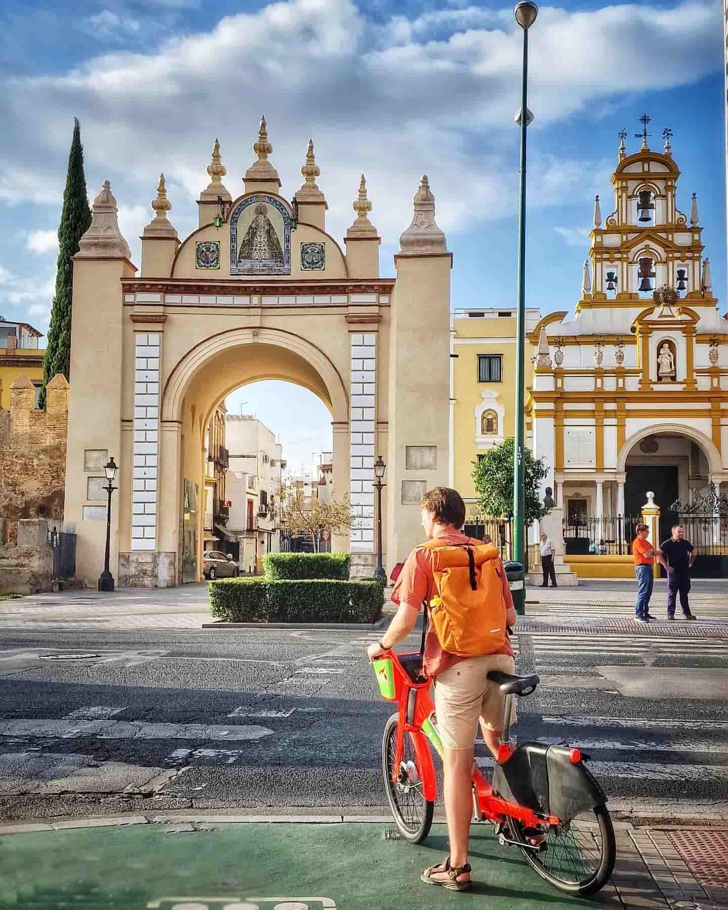 Arco de la Macarena, Siviglia, Spagna