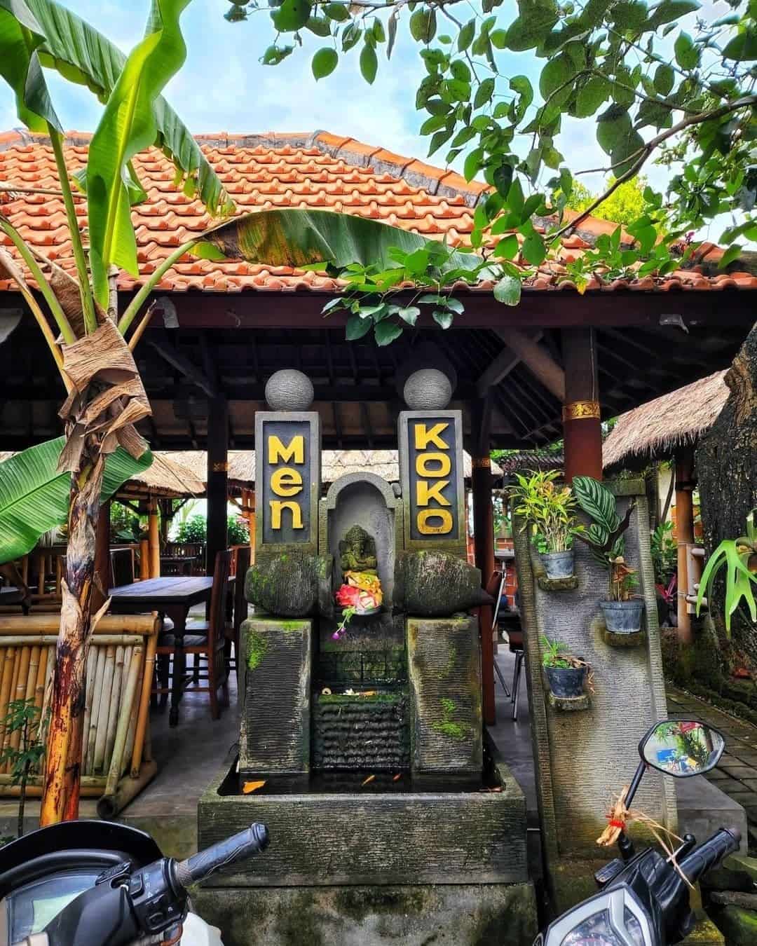 Lawar Kuwir Men Koko