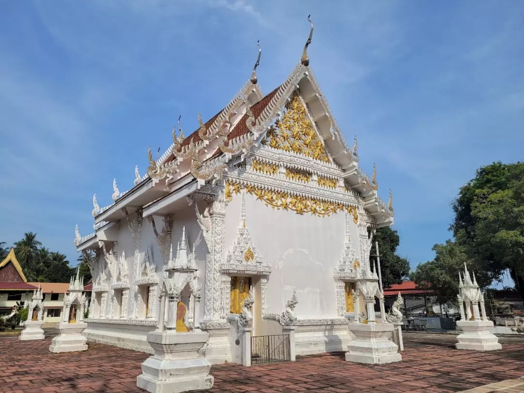 Wat Chaloklum